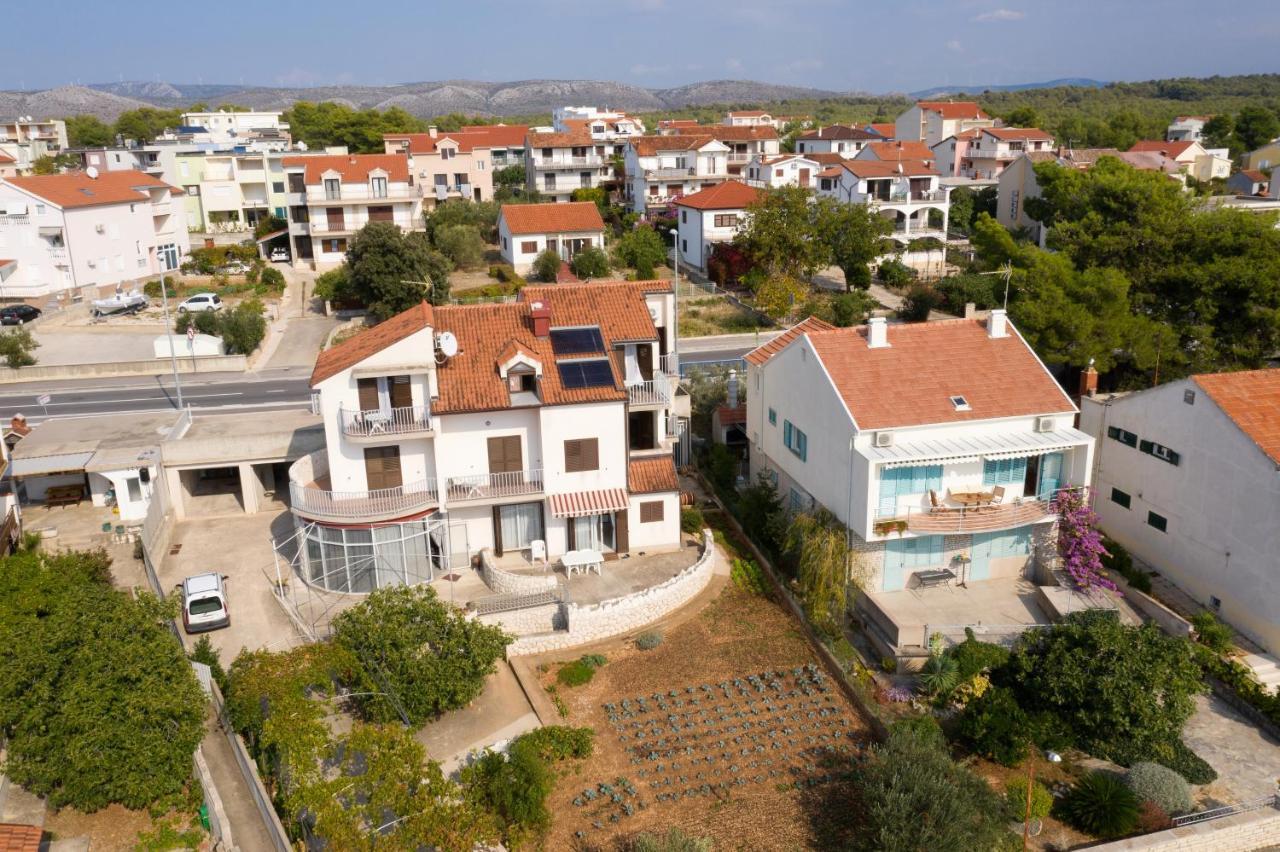 Apartments By The Sea Brodarica, Sibenik - 13615 ภายนอก รูปภาพ