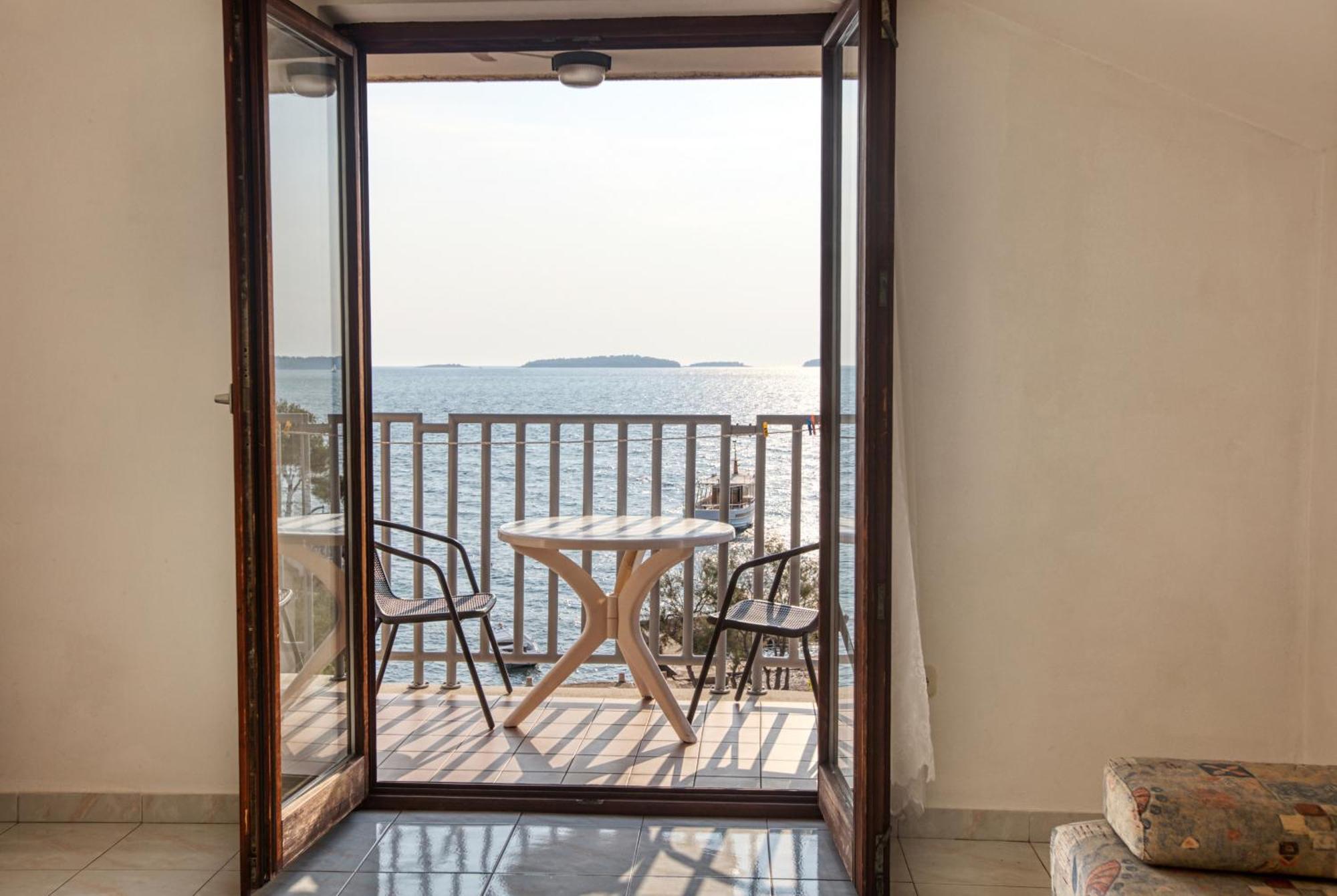 Apartments By The Sea Brodarica, Sibenik - 13615 ห้อง รูปภาพ